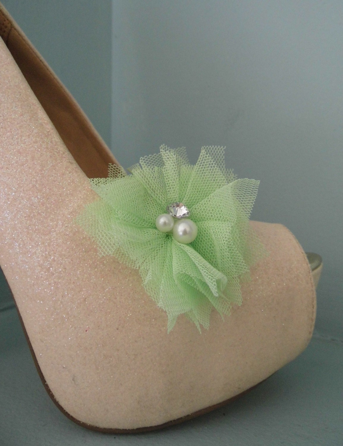 Schöne Deeree Lime Grün Netzartige Schuhclips Mit Perle & Diamante Mitte Schöne Deeree Lime Grün Netzartige Schuhclips Mit Perle & Diamante Mitte von TwinkleToesShoeClips