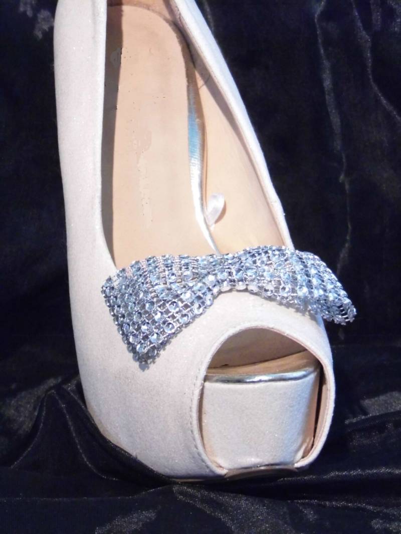 Schöne Handgemachte Silber Diamante Style Bow Schuhclips Schöne Handgemachte Silber Diamante Style Bow Schuhclips von TwinkleToesShoeClips