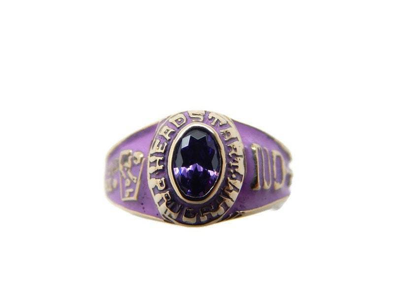 10K Gelbgold Headstart Abschlussring 10K Gelbgold Headstart Abschlussring von TwinsjewelryShop