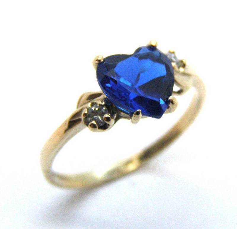 Herz-Ring Mit 14K Gelbgold. Karat Gesamtgewicht Von 0, 06 Punkt Diamanten von TwinsjewelryShop