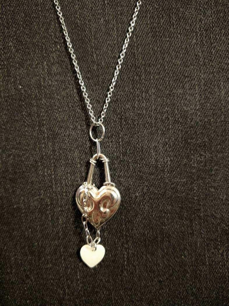 Metall Und Knochen Dual Herz Metall Und Knochen Dual Herz von TwistedBunnell