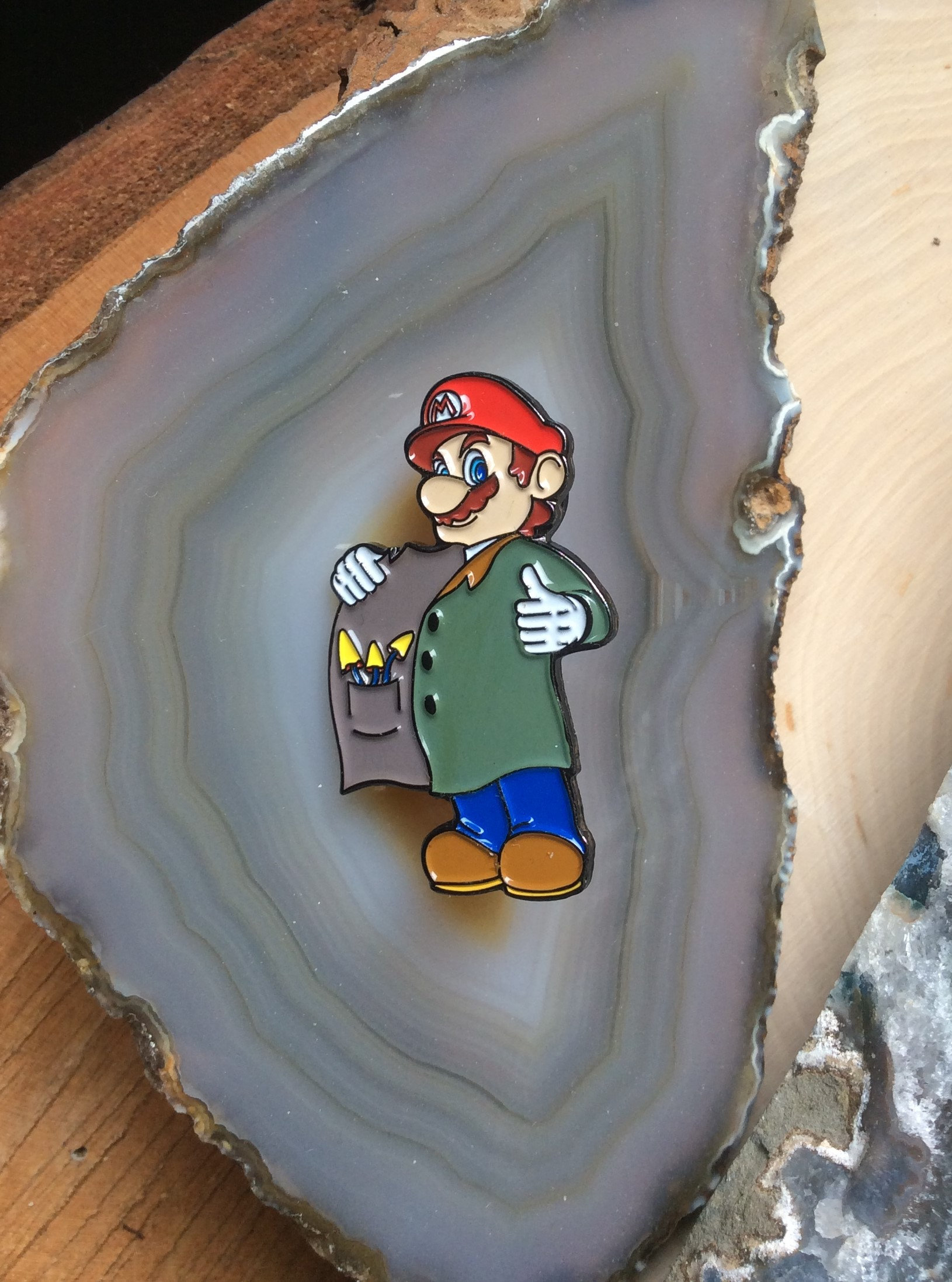 Mario Pilz Händler Pin Mario Pilz Händler Pin von TwistedCreations420