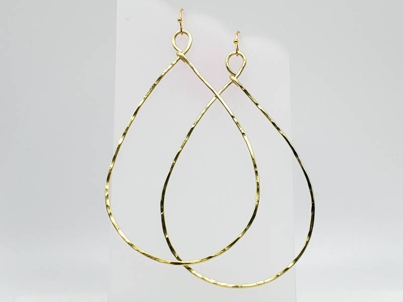 Gold Tone Infinity Gehämmerte Creolen in 6 Größen von TwistedCsJewelry