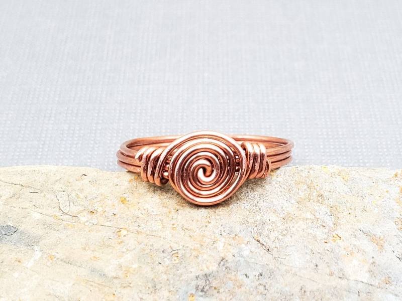 Handgewickelt Kupfer Swirl Ring von TwistedCsJewelry