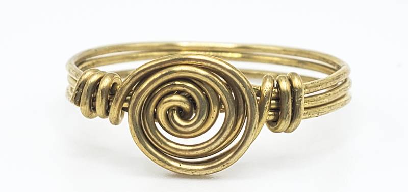 Handgewickelter Swirl Ring Aus Gold von TwistedCsJewelry