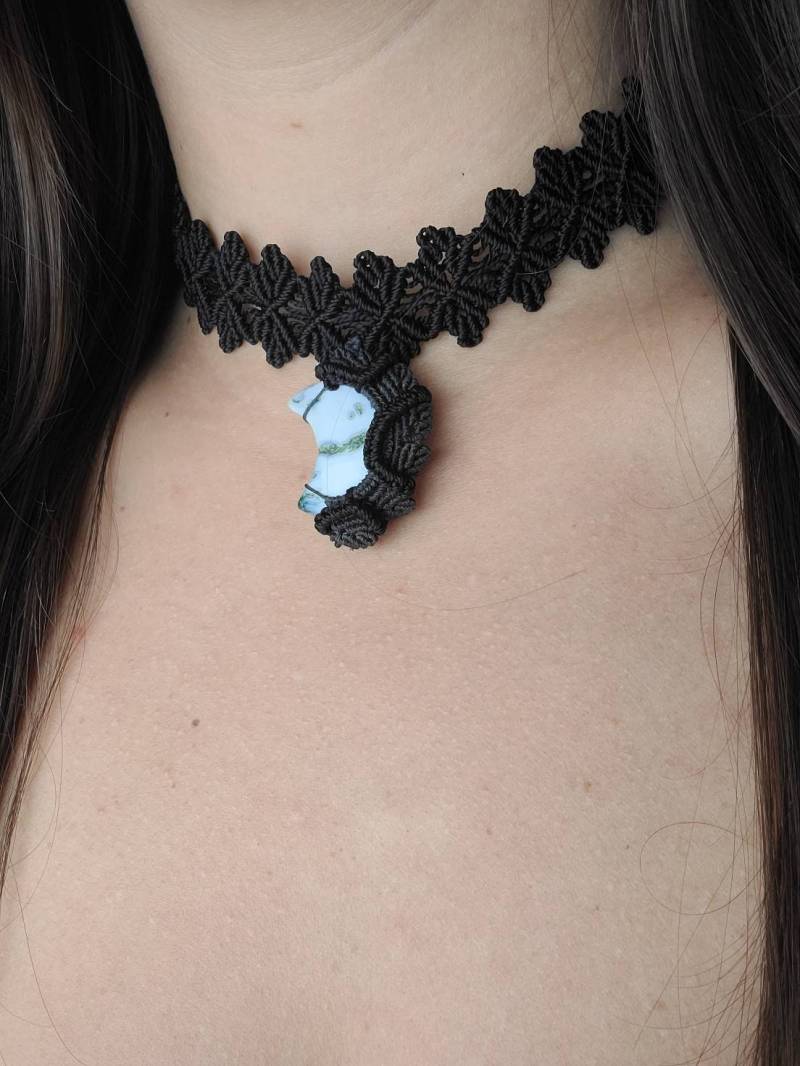 Halbmond Makramee Kette Mit Baum Achat Kristall von TwistedMothMade