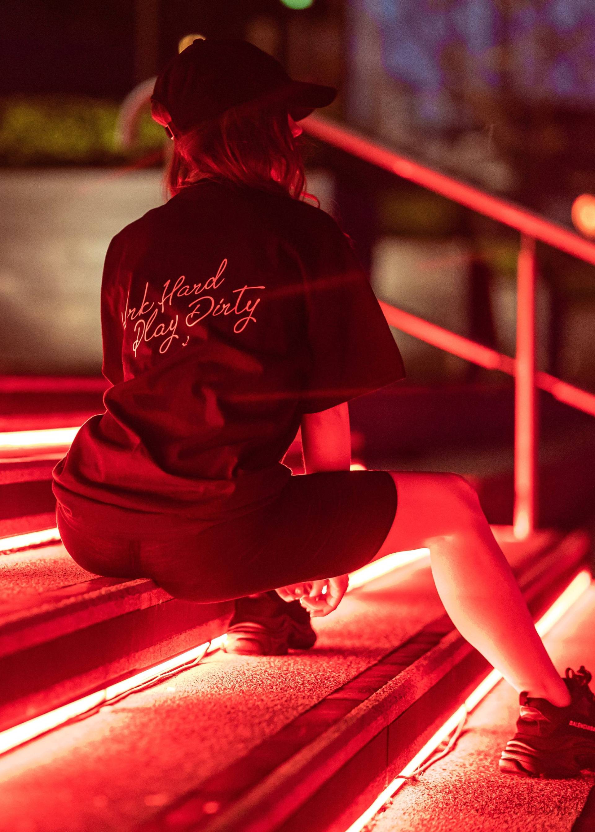 Work Hard Play Dirty T-Shirt. Twstdst Tumblr Fashion Slogan Casual Gifts For Her Bae Niedliche Modebloggerin Twisted Saint von TwistedSaint