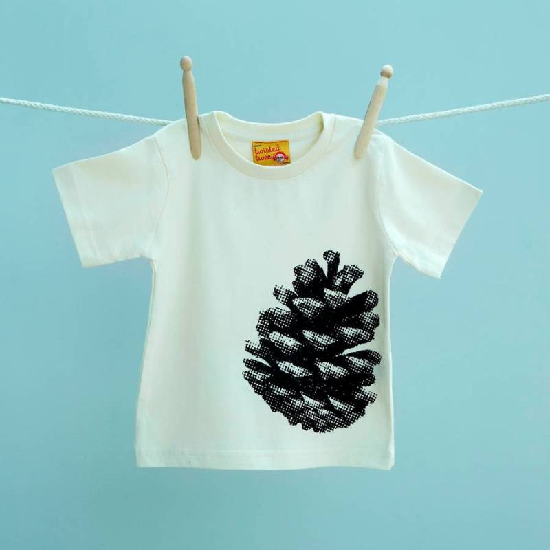 Pine Cone T-Shirt Für Sohn Oder Tochter - Natürliche Ungebleichte Bio-Baumwolle von TwistedTweeLtd