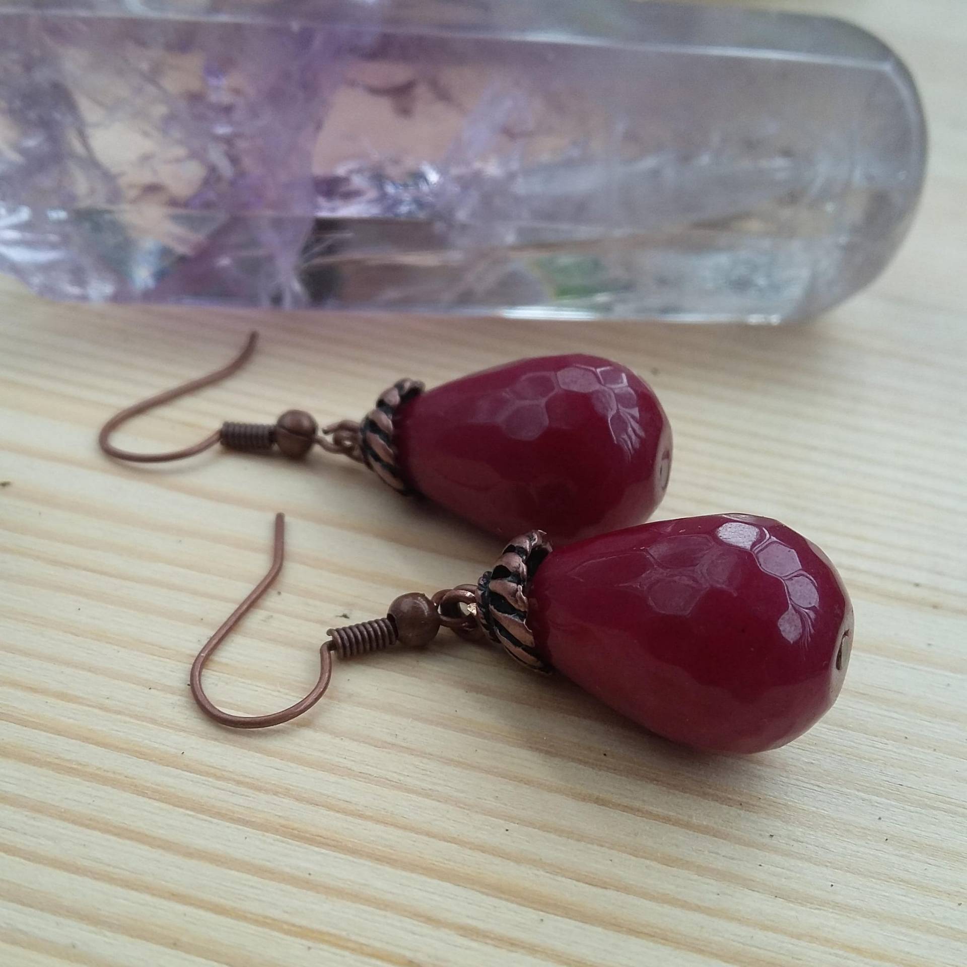 Jade Und Bronze Baumeln Ohrringe Facettierte Rote Jade Tropfen Steine Mit Messing-Funktionen Jade Und Bronze Baumeln Ohrringe Facettierte Rote Jade Tropfen Steine Mit Messing-Funktionen von TwistedbyJay
