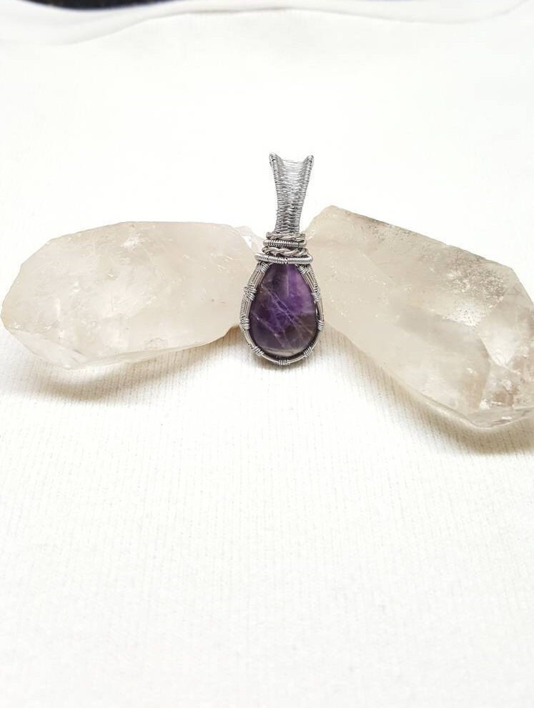 stahl-Draht Gewickelt Amethyst Anhänger Handarbeit Ein Von Einer Art stahl-Draht Gewickelt Amethyst Anhänger Handarbeit Ein Von Einer Art von TwistedbyJay