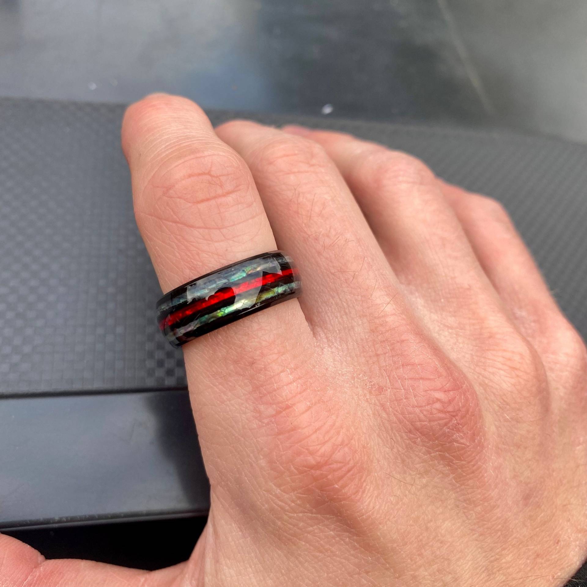 Herrenring - Silber & Roter Bandring Opal Feuer Stil Versprechensringe Für Männer Edelstahlring Männerschmuck Ringe Männergeschenke Uk von Twistedpendant