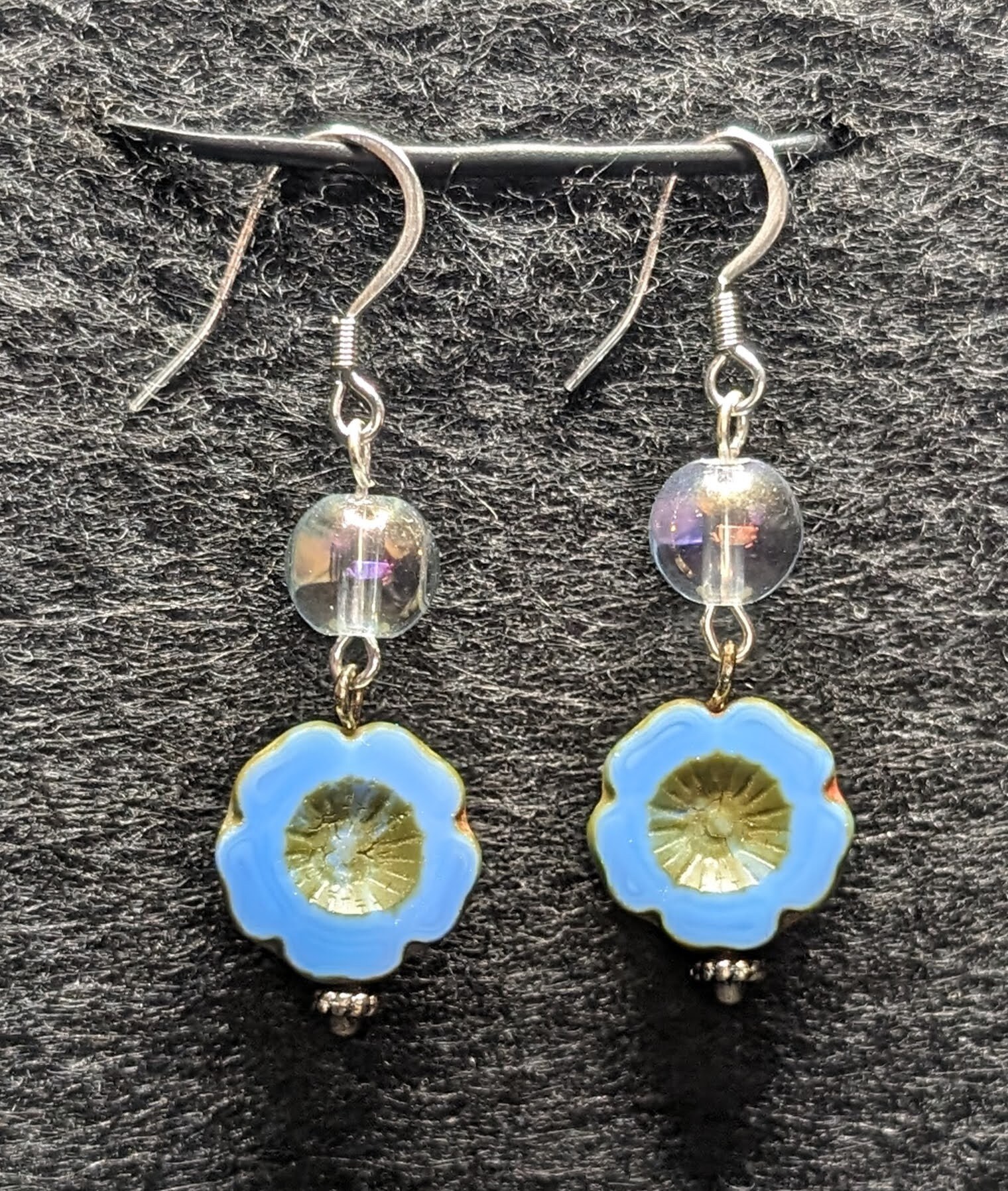 Blaue Blumen-Glasperle Und Runde Irisierende Klare Perle Blaue Blumen-Glasperle Und Runde Irisierende Klare Perle von TwistedturtCreations