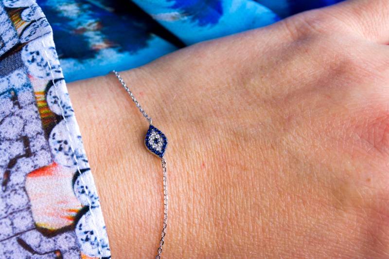 sterling Silber Auge Armband | Zierliches von TwoCaliBoys