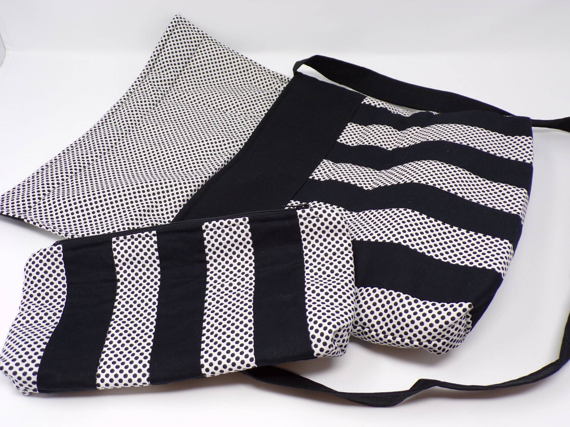Gesteppte Schwarz Und Weiß Gestreifte Geldbörse Make-Up Tasche Set von TwoCraftyPiphers