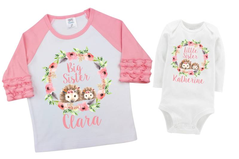 Große Schwester Kleine Passende Hemden Igel Aquarell Blumen Rüschen Raglan-Shirt Bodysuit Flattern Ärmel Mädchen Shirt von TwoDreamsShop