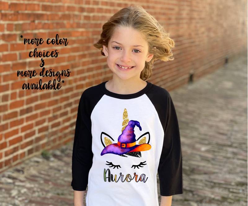 Halloween Hexe Einhorn Gesicht Shirt Raglan Personalisierte Gold Sparkle Flattern Ärmel Mädchen Aquarell Hexenhut von TwoDreamsShop