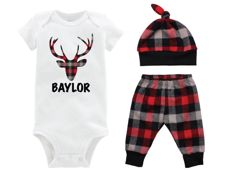 Junge Coming Home Outfit Going Buffalo Karierte Hose Hirsch Personalisiert Winter Baby Rot Schwarz Kariert Buck Deer von TwoDreamsShop