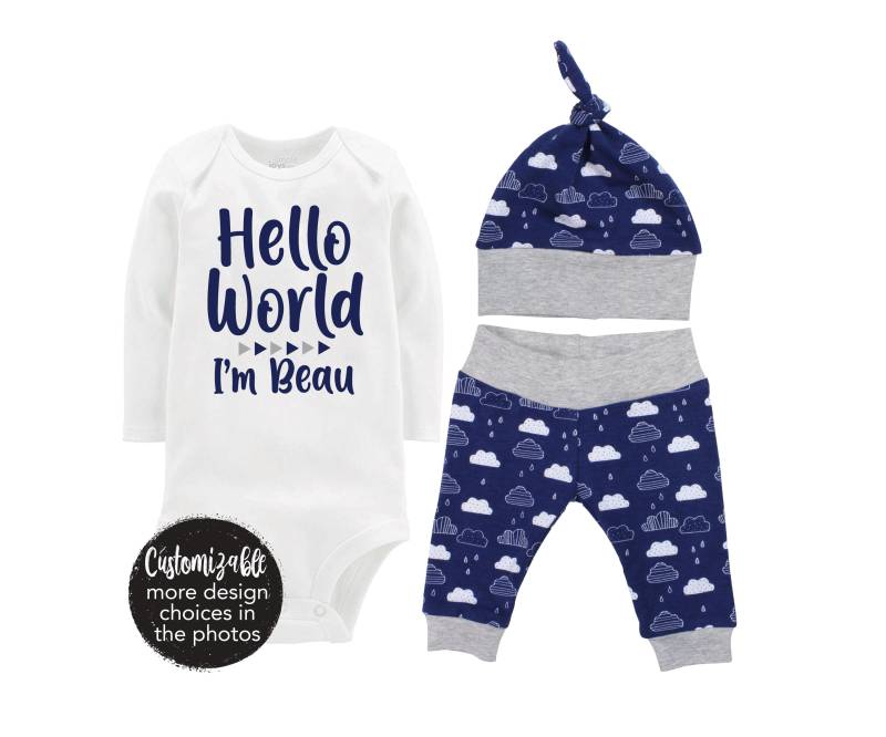 Junge Hello World Personalisierte Name Nach Hause Kommen Outfit Bodysuit Säugling Geschenk-Set Blaue Wolken Set Baby-Dusche-Geschenk Neugeborene von TwoDreamsShop