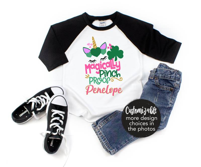 Magisch Pinch Proof Einhorn Mädchen St. Patricks Tag Shirt Personalisierte Name Pattys Klee Raglan Rosa Grünes Heiliges von TwoDreamsShop