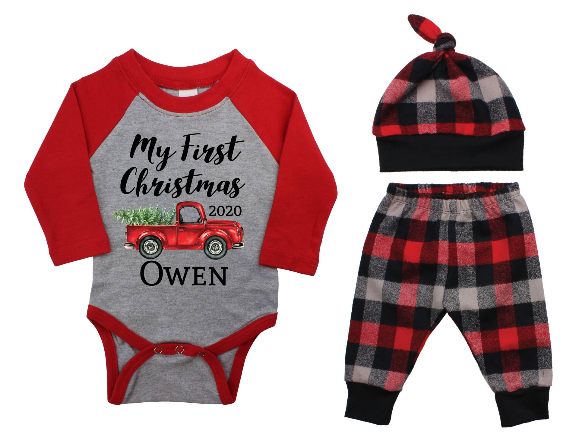 My First Christmas Wald Rot Lkw 2022 Personalisierte Outfit Winter Junge Raglan Weihnachtsbaum Karo Hose Knoten Hut Grau Baby von TwoDreamsShop