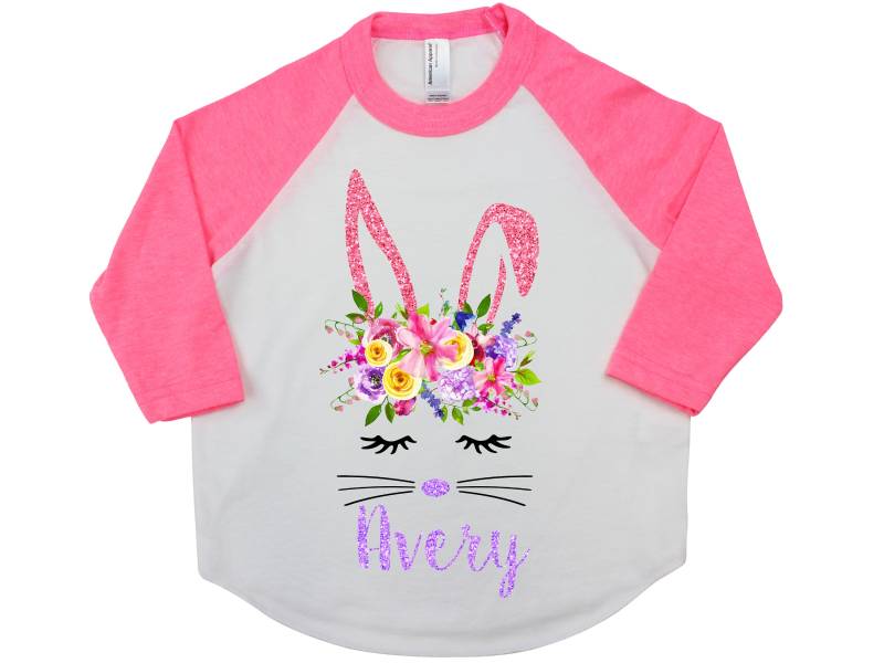 Osterhase Gesicht Personalisierte Mädchen Ostern Shirt Aquarell Blumenhase Frühlingshase Rosa Raglan Lila Helle Häschenblumen von TwoDreamsShop