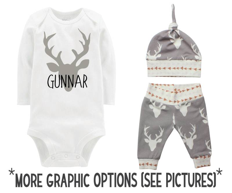 Personalisierte Boy Going Home Set Hirsch Grau Body Säugling Geschenk Monogramm Coming Outfit Buck von TwoDreamsShop