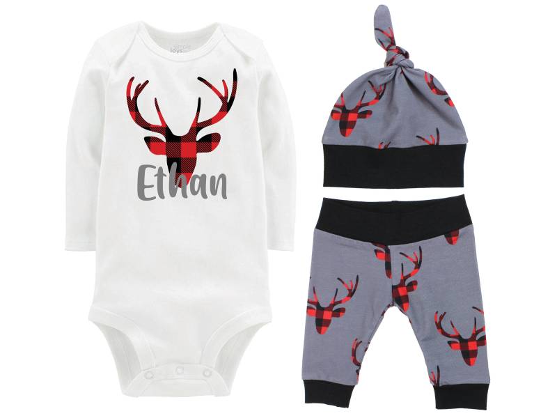 Personalisierte Jungen Going Coming Home Set Hirsch Rot Schwarz Büffel Karo Grau Yoga Hose Bodysuit Geschenk Monogramm Outfit Buck Deer von TwoDreamsShop