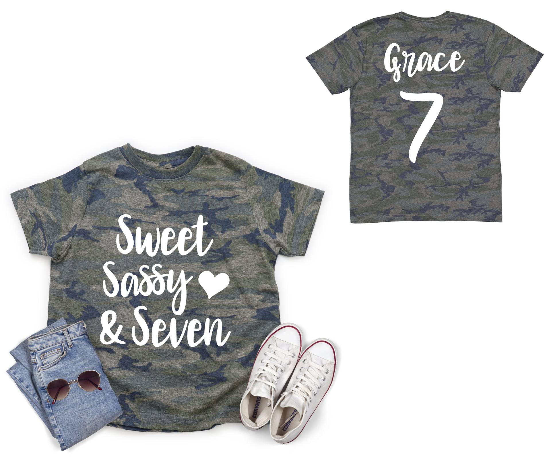 Sweet Sassy & Seven Girl Geburtstag Camo Shirt 7. Einfarbig Weiß Vinyl Mädchen Siebter B'day T Tween von TwoDreamsShop