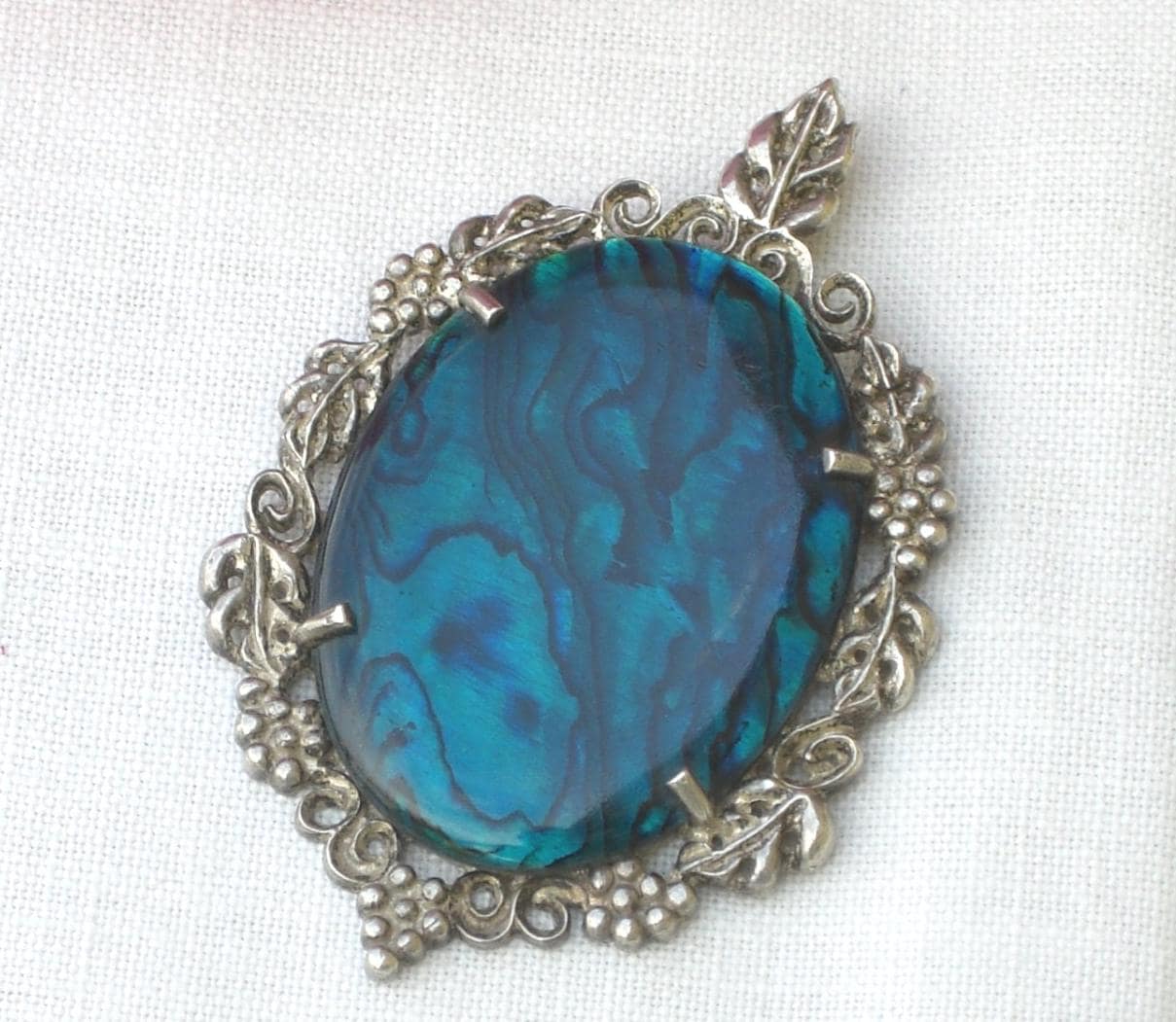 Anhänger Perlmutt in Sterling Silber Rahmen - Türkis Blau Vintage Versandkostenfrei von TwoGoodEggs