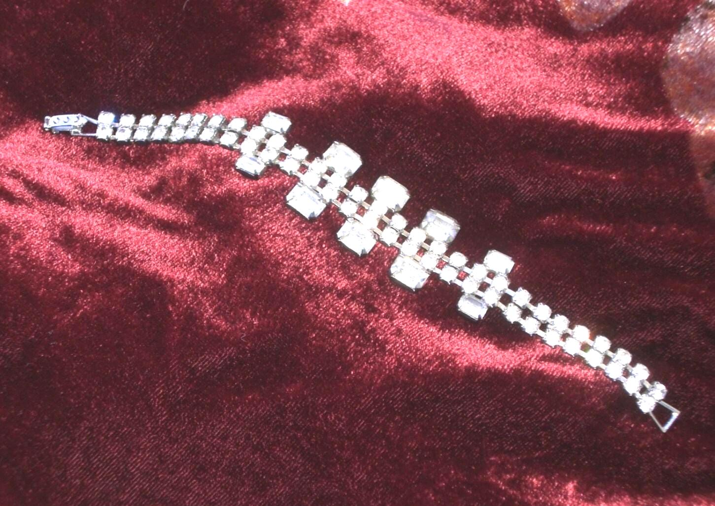 Armband Mit Strasssteinen - Vintage von TwoGoodEggs