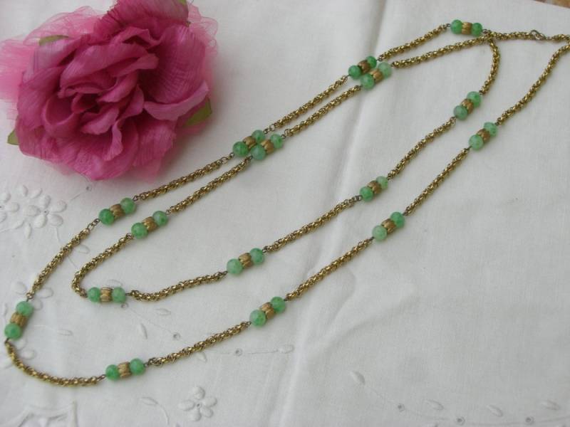 Halskette Mit Grünen Glasperlen - Vintage Halskette Mit Grünen Glasperlen - Vintage von TwoGoodEggs