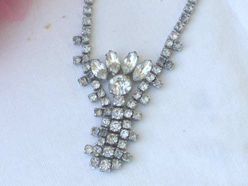 Halskette Mit Strasssteinen - Vintage Versandkostenfrei von TwoGoodEggs