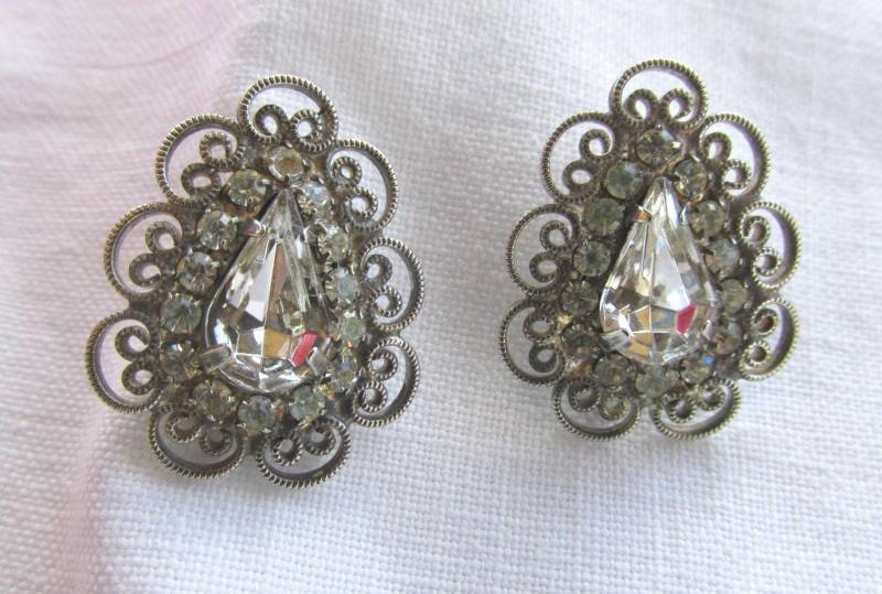Ohrringe - Strassohrringe in Einer Filigranen Fassung Für Durchbohrte Ohren Vintage von TwoGoodEggs