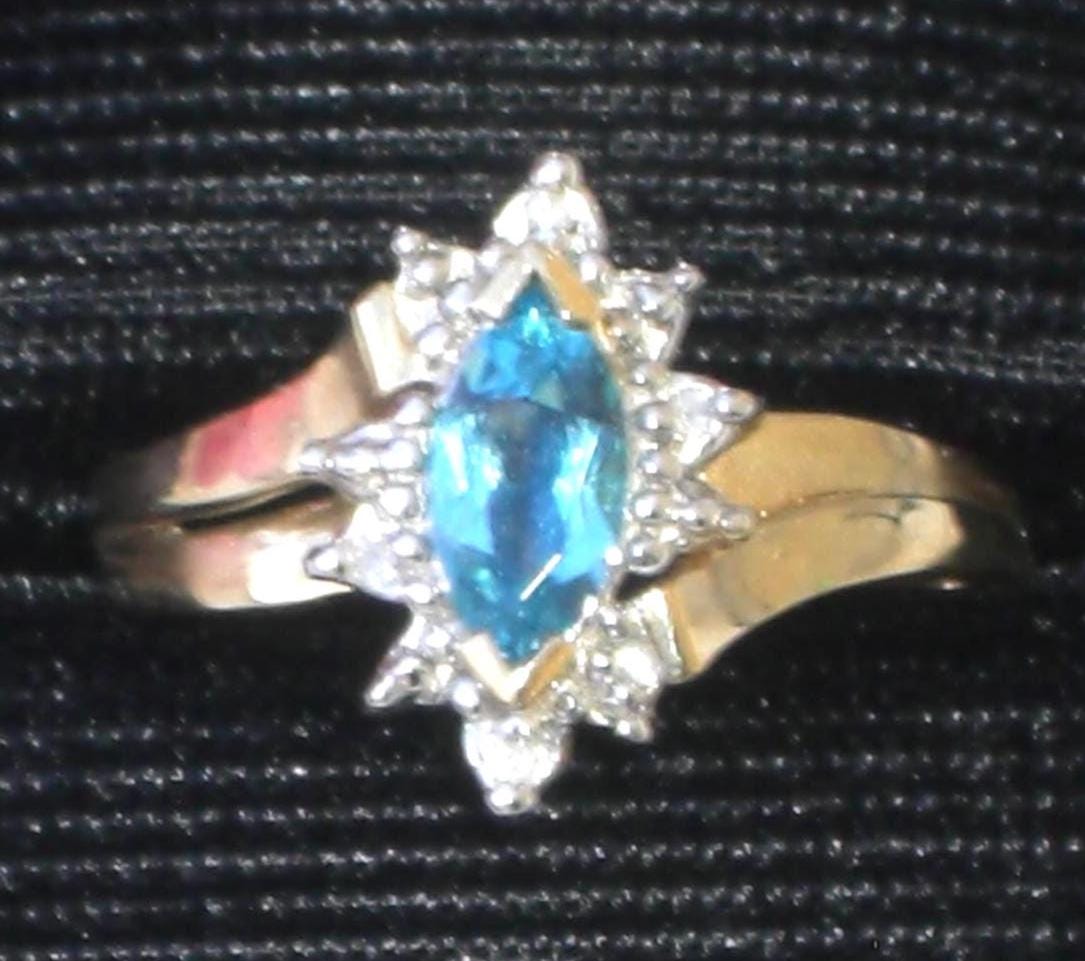 Ring - Aquamarin Und Diamant in 10K Gold Für März Oder April Geburtstag/Something Blue Engagemant Versandkostenfrei Vintage von TwoGoodEggs