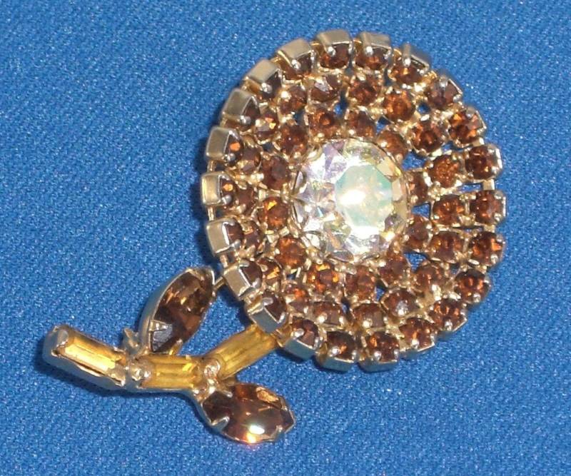 Vintage Sonnenblume Strass Brosche - 1950S Anstecknadel Goldfarben von TwoGoodEggs