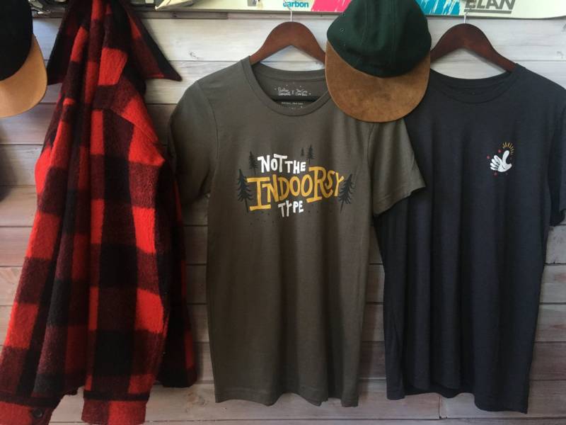 Nicht Die Indoorsy Typ T-Shirt Positive Ansatz X Twoguysgoodbuys von TwoGuysGoodBuys