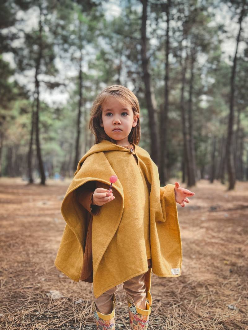Kinder Kaschmir Frühling Poncho, Handgewebter Hoodie, Baby Boho Handgemachter Kapuzen Kleinkind Autositz Cape, Outdoor Kleidung von TwoMamasStudio