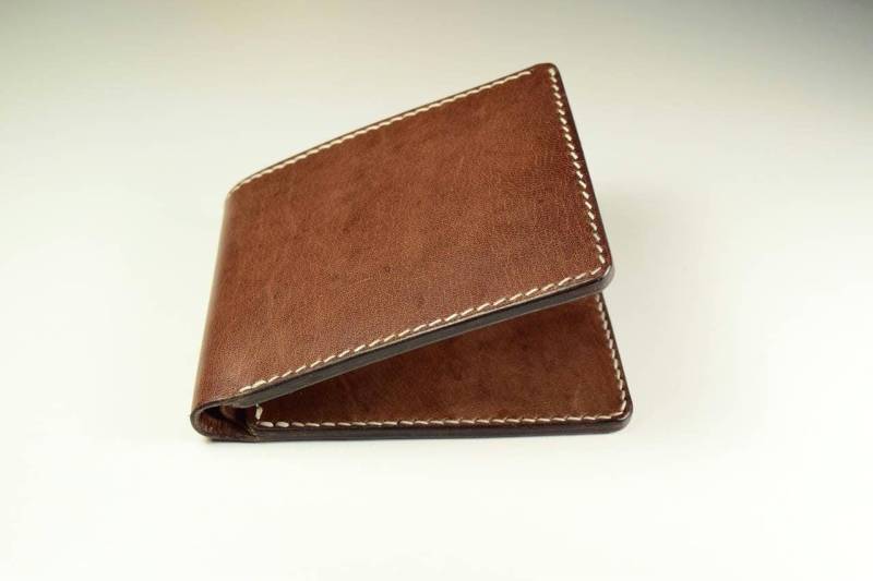 Braune Känguru Leder Geldbörse Handgemachte Schlanke Brieftasche Braune Känguru Leder Geldbörse Handgemachte Schlanke Brieftasche von TwoNeedlesLeather