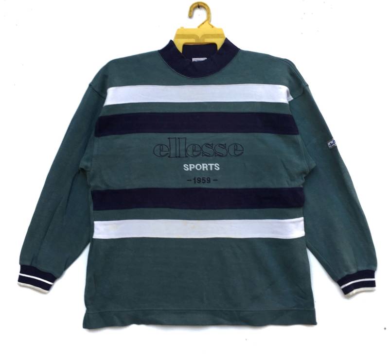 Selten Ellesse Sweatshirt Spell Out Color Block Gestreifte Sportbekleidung Pullover Größe S von TwoNineVintageStore