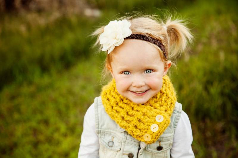 Kleinkind Mädchen Schal Sofort Lieferbar Gelb Citron Chunky Crochet Knopf Schal Herbst Strickware Gemütlicher Strickschal Winter Schals von TwoSeasideBabes