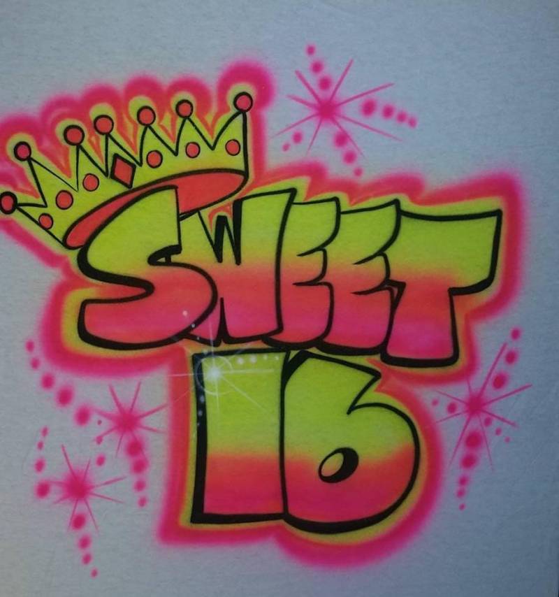 Personalisiertes Benutzerdefiniertes Airbrushed Sweet 16-Shirt | Größe 2T - Erwachsene 5xl Personalisiertes Benutzerdefiniertes Airbrushed Sweet 16-Shirt | Größe 2T - Erwachsene 5xl von TyGaAirbrush