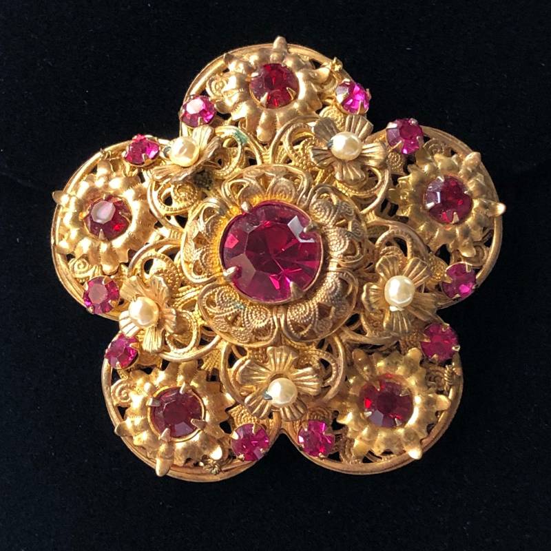 Wunderschöne Vintage Miriam Haskell Brosche Pin ~ Pink/Rot Strass/Perlen/Gold Ton Filigran~ Signiert von TyTimelessSparkles
