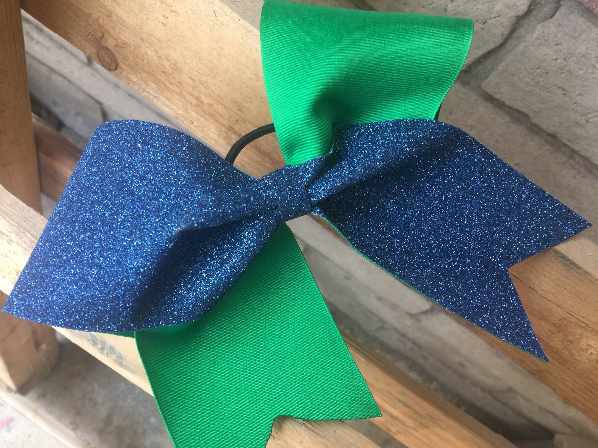 Criss Cross Cheer Bogen-Zwei Farben Criss Cross Cheer Bogen-Zwei Farben von TylerBows
