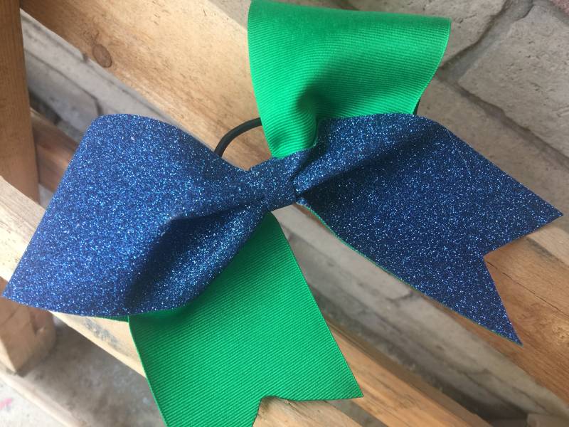 Criss Cross Cheer Bogen-Zwei Farben Criss Cross Cheer Bogen-Zwei Farben von TylerBows