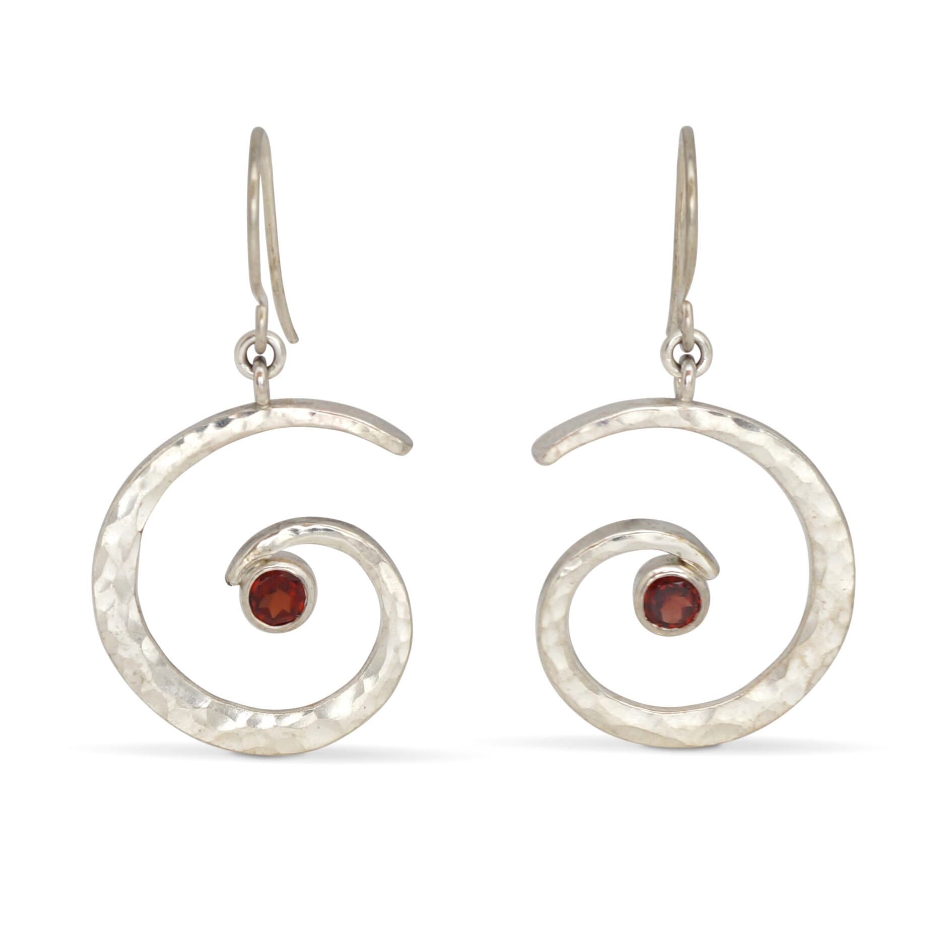 sterling Silber Und Granat Spiral Ohrringe sterling Silber Und Granat Spiral Ohrringe von TylerHaasDesigns