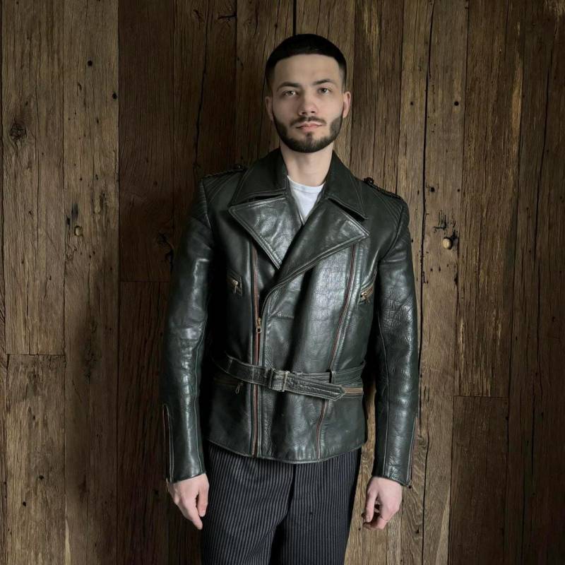 Vintage 1950S Motorrad Jacke Aus Pferdeleder Mit Grünem Gürtel Und - Grösse 54 | L Retro Biker Fashion von thepuregarb