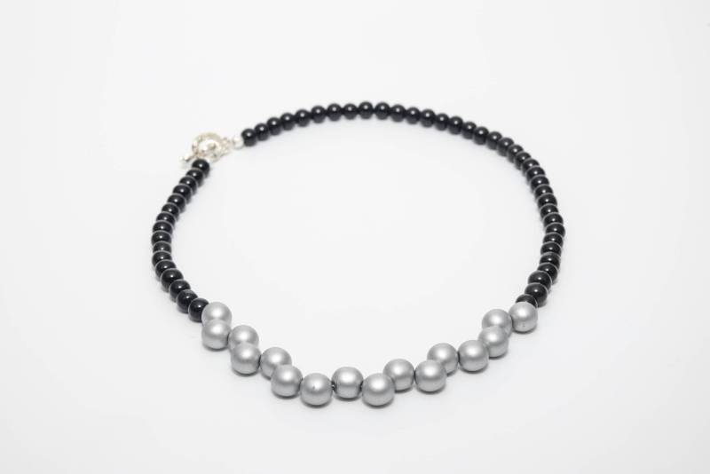 Midnight Dream - Schwarz Und Silber Halskette Midnight Dream - Schwarz Und Silber Halskette von UAreUniqueJewellery