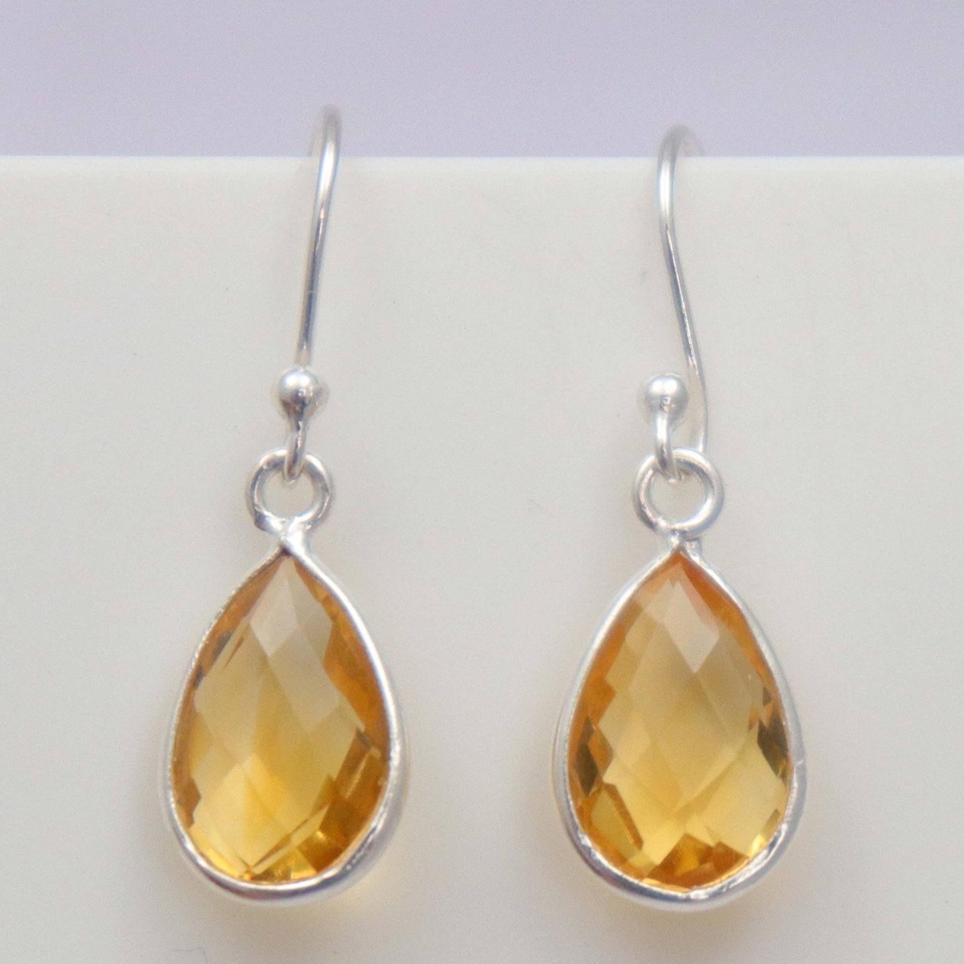 Handgefertigte Birnen - Citrin Topas Ohrringe 925 Sterling Silber Ohrhänger von UGJEWELLERS