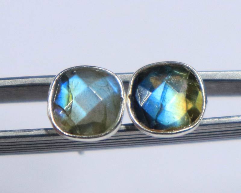 Labradorit Sterling Silber Ohrstecker Handgemachter Schmuck Mit Kissen von UGJEWELLERS