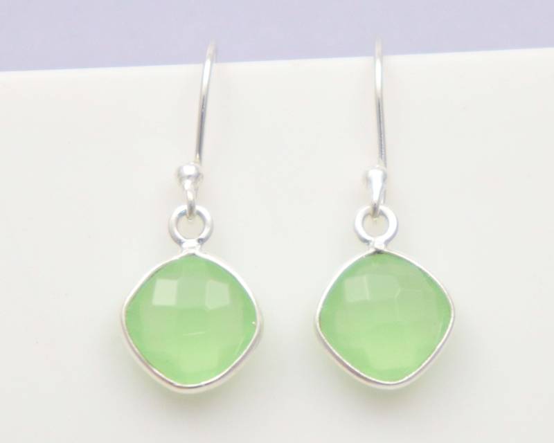 Prehnit Chalcedon Sterling Silber Ohrringe Handgemachte Schmuckkissen Prehnit Chalcedon Sterling Silber Ohrringe Handgemachte Schmuckkissen von UGJEWELLERS